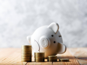 00929配息率剩5％，59萬股民該跳車？一文揭月配高息勝負關鍵